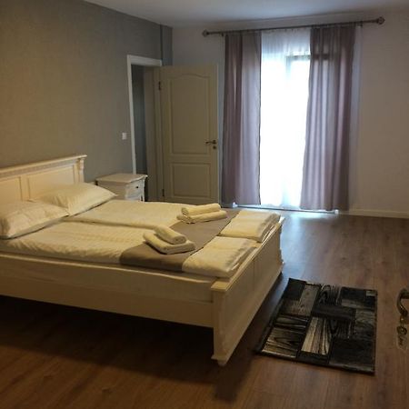 Provincial Hotel Alsóvisó Kültér fotó